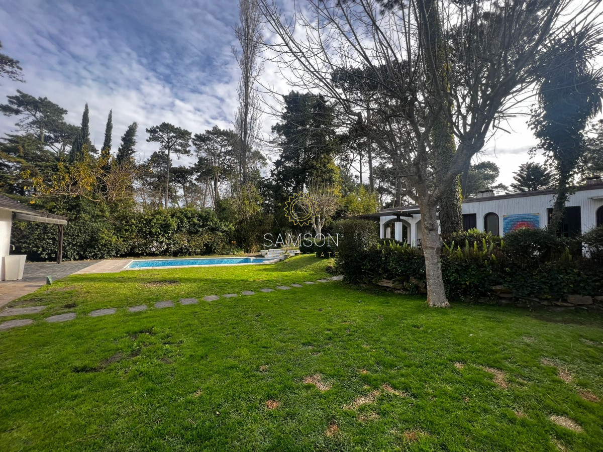 Casa ID.65721 - Venta casa de 3 dormitorios con piscina Punta del Este