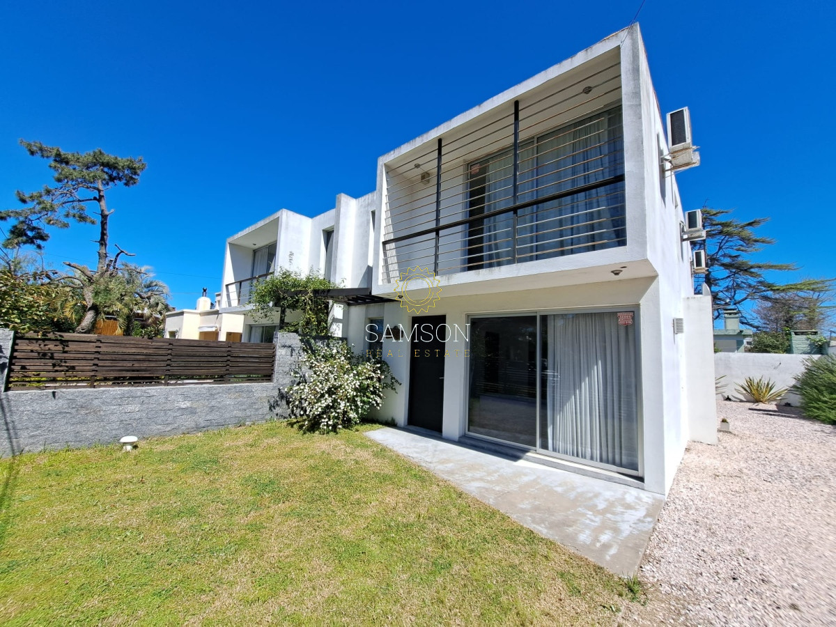 Casa ID.66402 - ALQUILER TEMPORAL DE CASA DE 3 DORMITORIOS Y 3 BAÑOS, PLAYA MANSA PUNTA DEL ESTE 