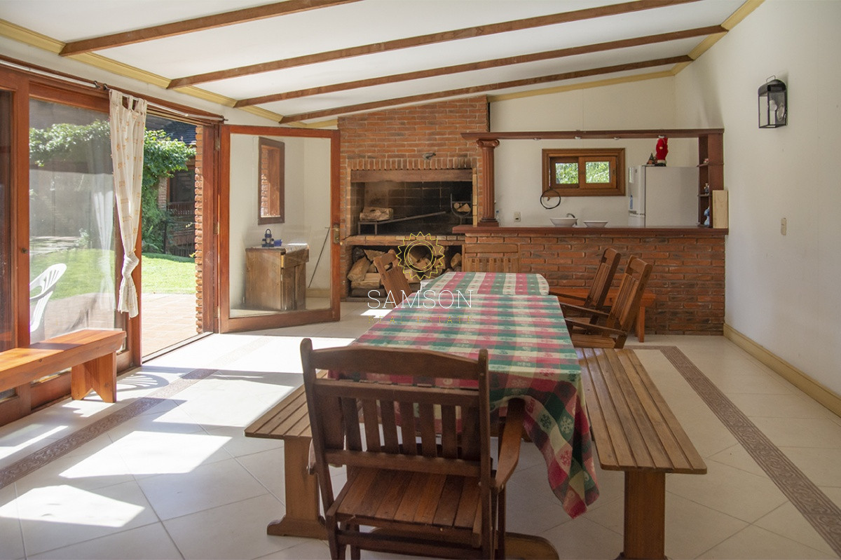 Casa ID.64482 - Casa en Venta 6 dormitorios en Cantegril 