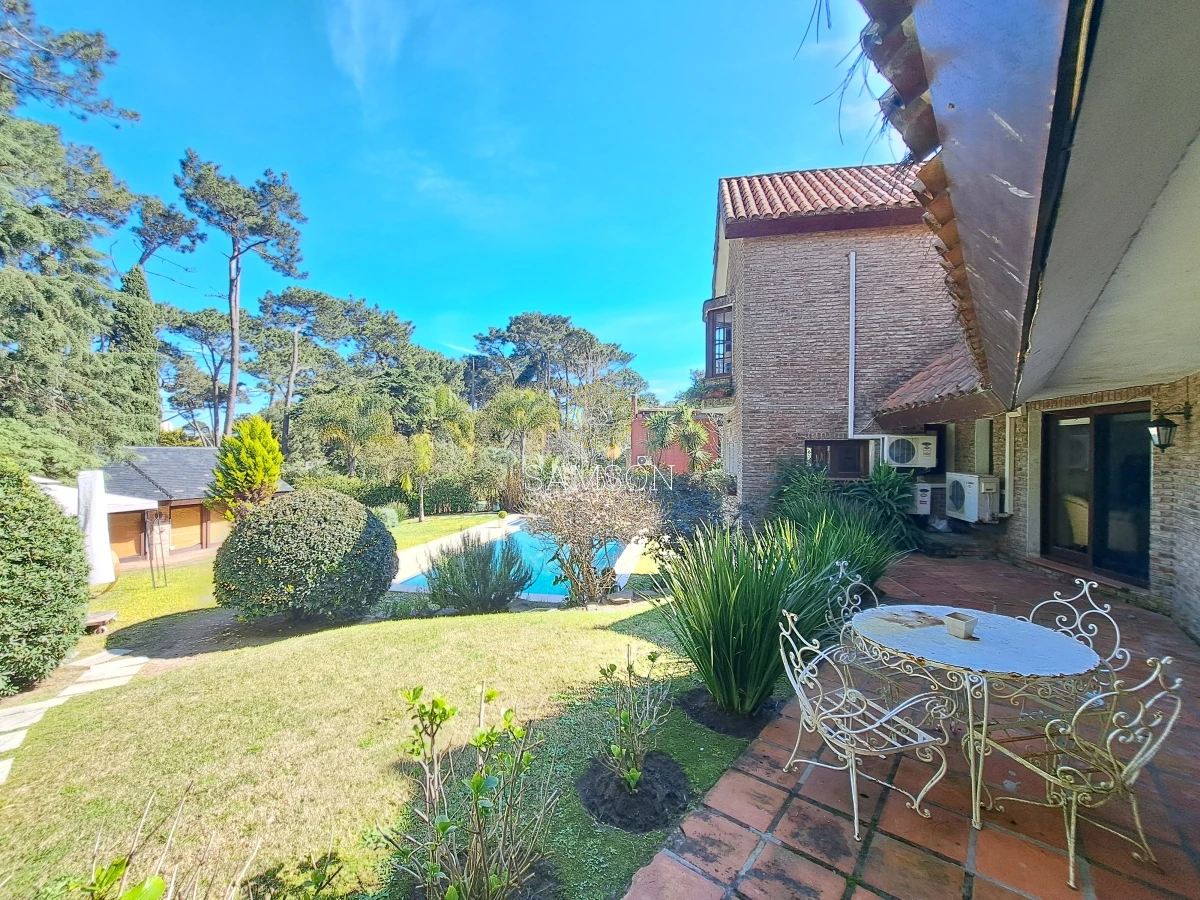 Casa ID.66981 -  Casa con piscina  en venta San Rafael Punta del Este 