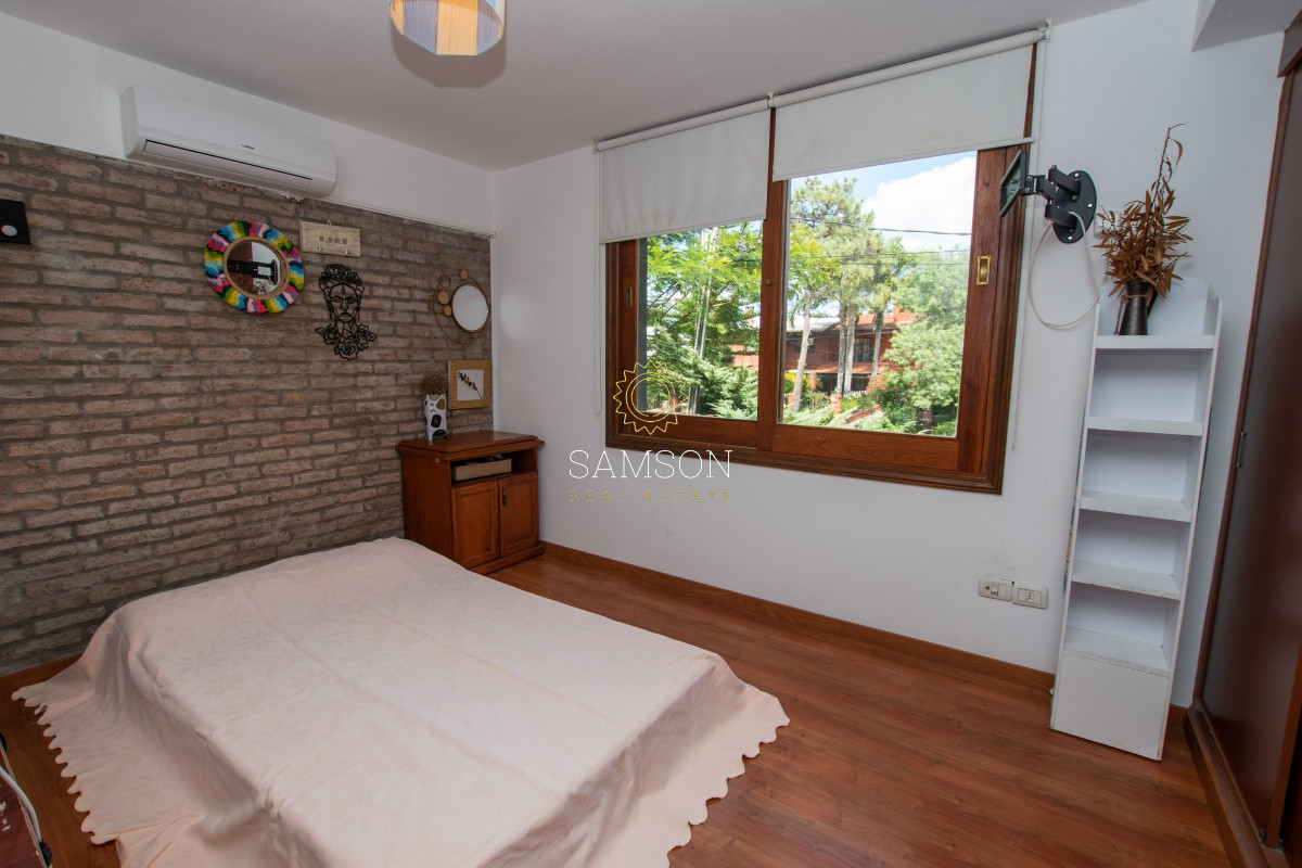 Casa ID.58872 - Venta casa de 5 dormitorio con piscina en Pinares. 