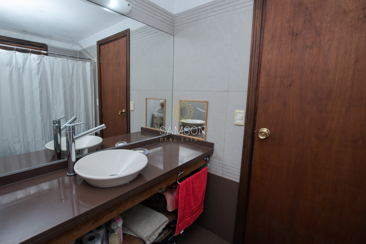 Casa ID.58872 - Venta casa de 5 dormitorio con piscina en Pinares. 