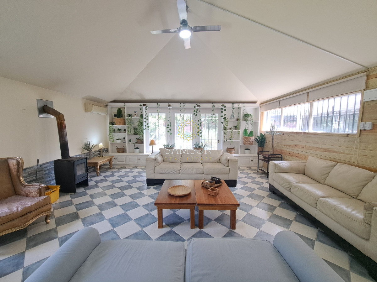 Casa ID.66788 - Casa con piscina en alquiler  4 dormitorios Playa Mansa - Punta del Este