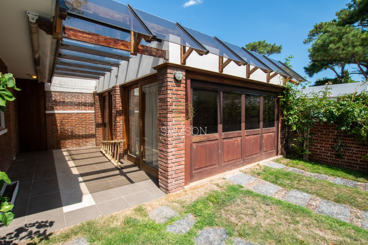 Casa ID.65945 - Casa en venta 3 dormitorios en la mansa cerca del mar. 