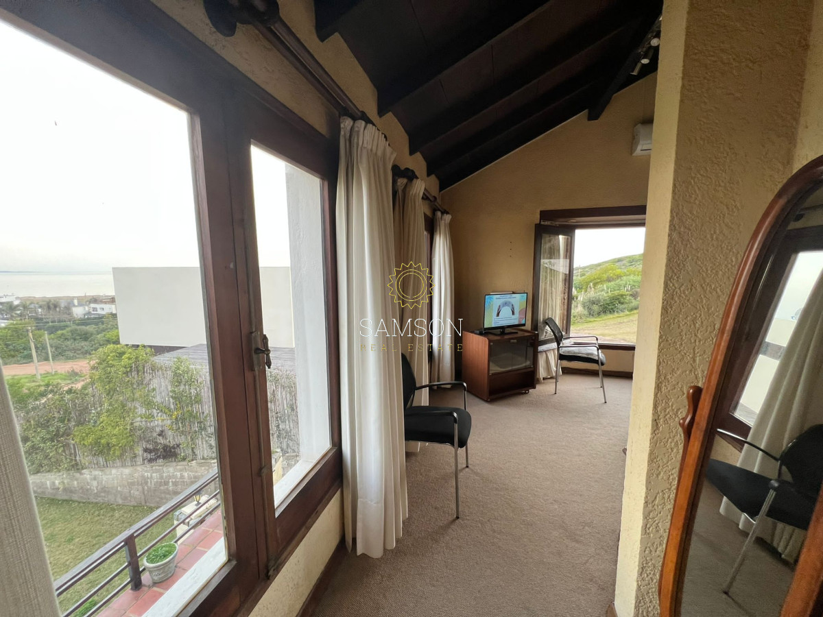Casa ID.63847 - Casa de 4 dormitorios con vista al mar en venta Punta del Este 