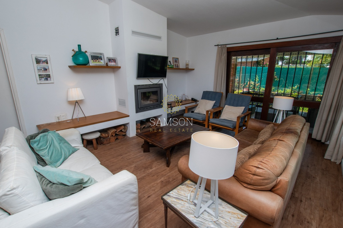 Casa ID.65981 - Casa en Venta en Playa Mansa de 3 dormitorios con piscina 