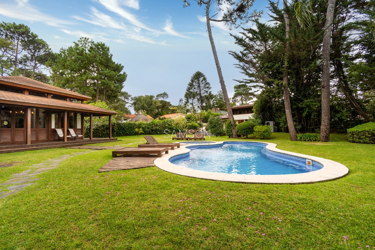 Casa ID.59046 - ESPECTACULAR CASA CON PISCINA, PLAYA MANSA, PUNTA DEL ESTE. URUGUAY 