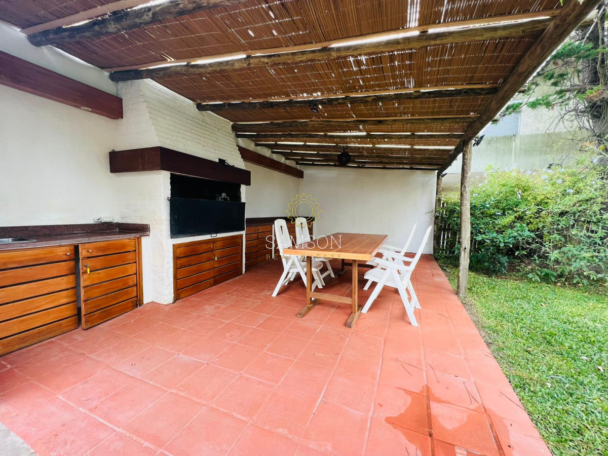 Casa ID.65359 - Venta Casa de 4 dormitorios en Aidy Grill, 200 mts del Mar playa brava Punta del Este