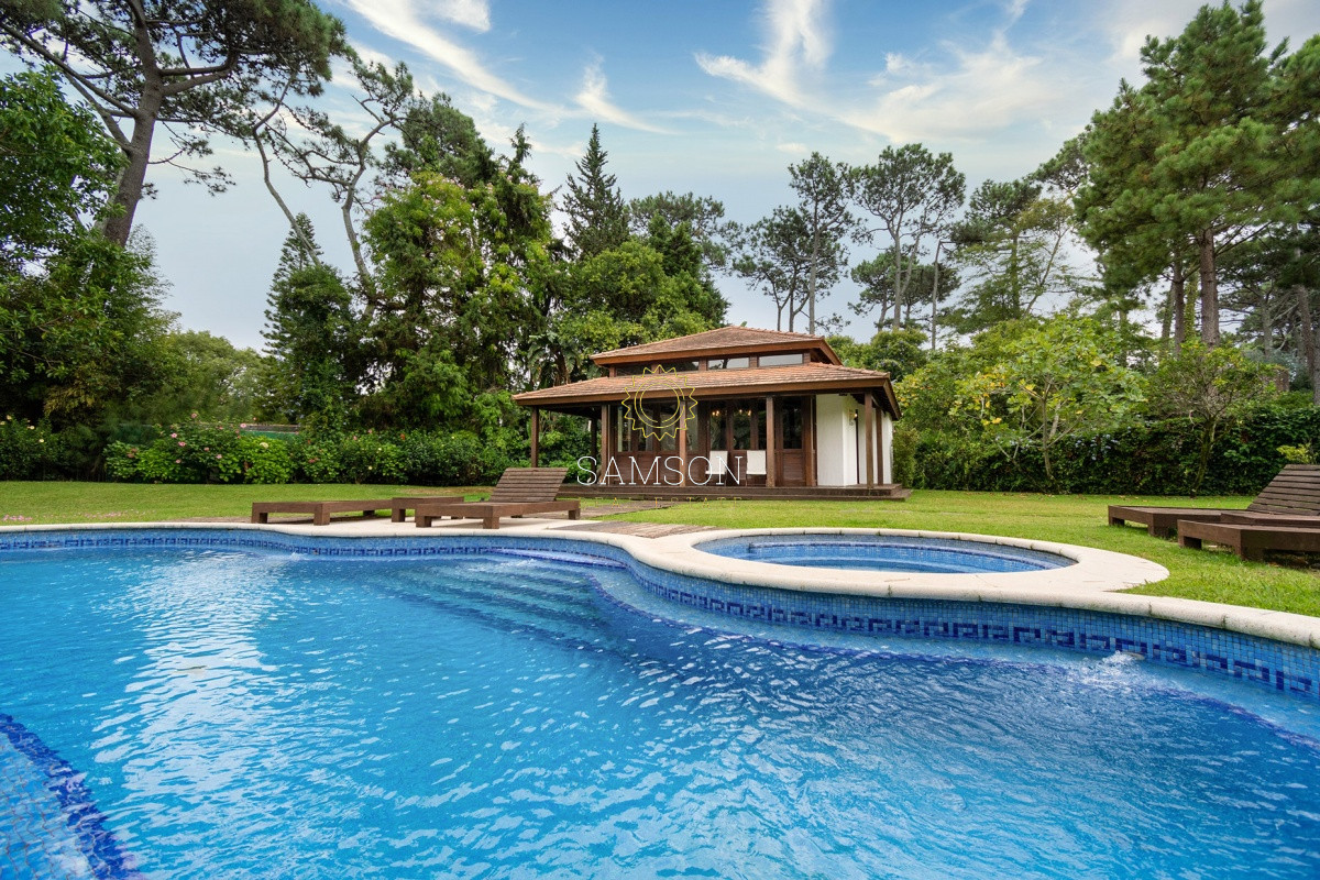 Casa ID.59046 - ESPECTACULAR CASA CON PISCINA, PLAYA MANSA, PUNTA DEL ESTE. URUGUAY 