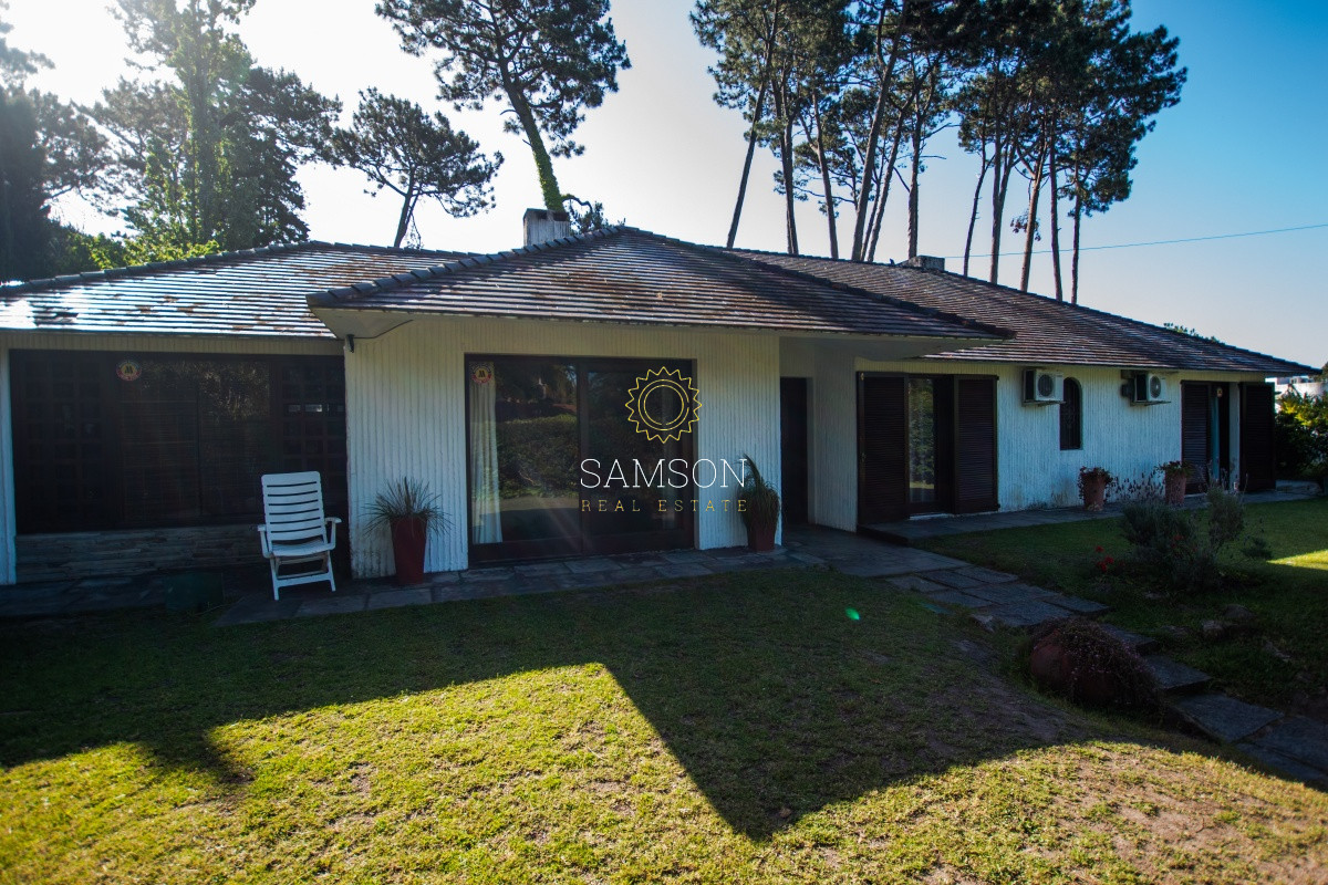 Casa ID.65721 - Venta casa de 3 dormitorios con piscina Punta del Este