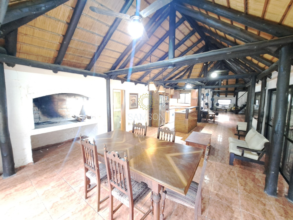 Casa ID.66765 - Casa con piscina en Venta 3 Dormitorios Playa Pinares  Punta del Este