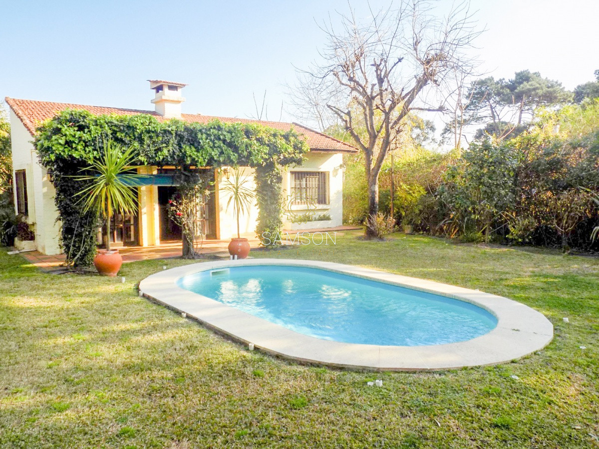Casa ID.60468 - Casa de 3 dormitorios con piscina en venta Playa Mansa Punta del Este