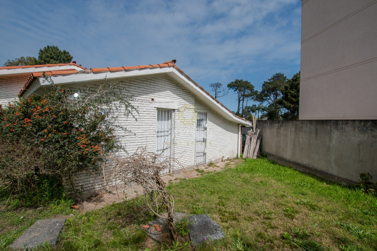 Casa ID.65628 - Vendo casa 2 dormitorios en esquina San Rafael, amplio terreno