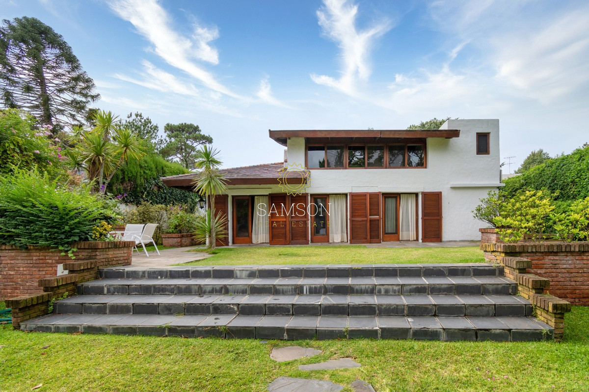 Casa ID.59046 - ESPECTACULAR CASA CON PISCINA, PLAYA MANSA, PUNTA DEL ESTE. URUGUAY 