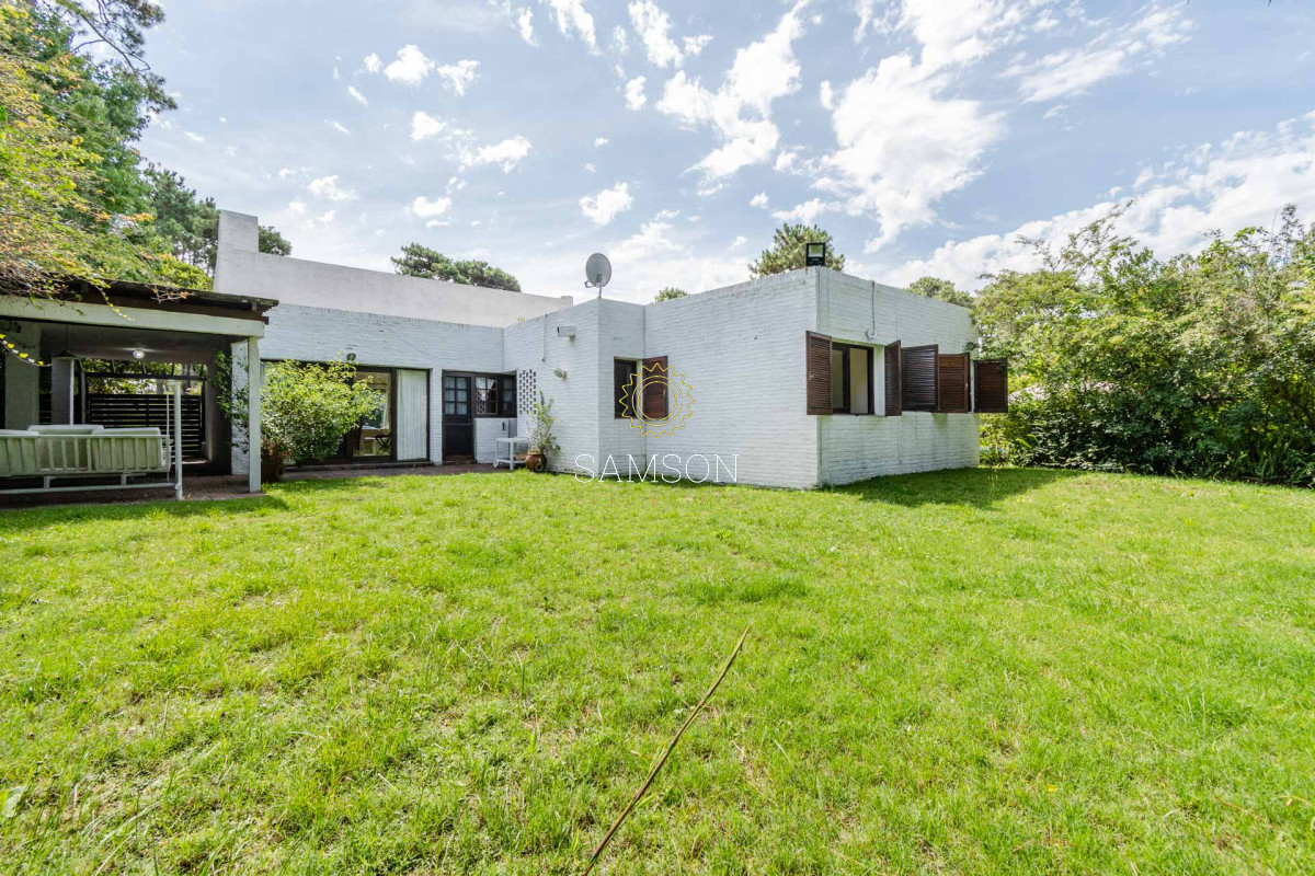 Casa ID.57851 - Oportunidad Casa de 4 dormitorios en venta - Barrio Lugano próximo al punta shopping y zona de colegios