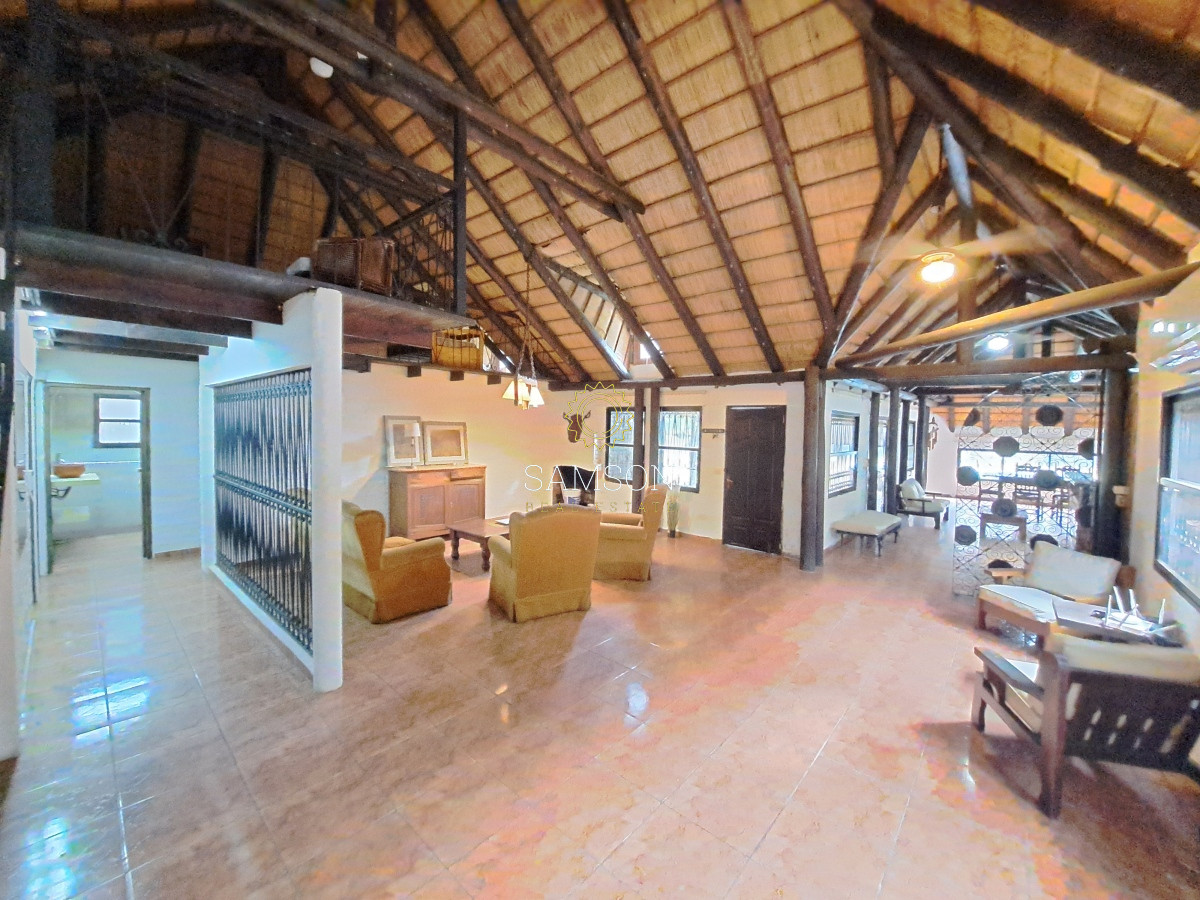 Casa ID.66765 - Casa con piscina en Venta 3 Dormitorios Playa Pinares  Punta del Este