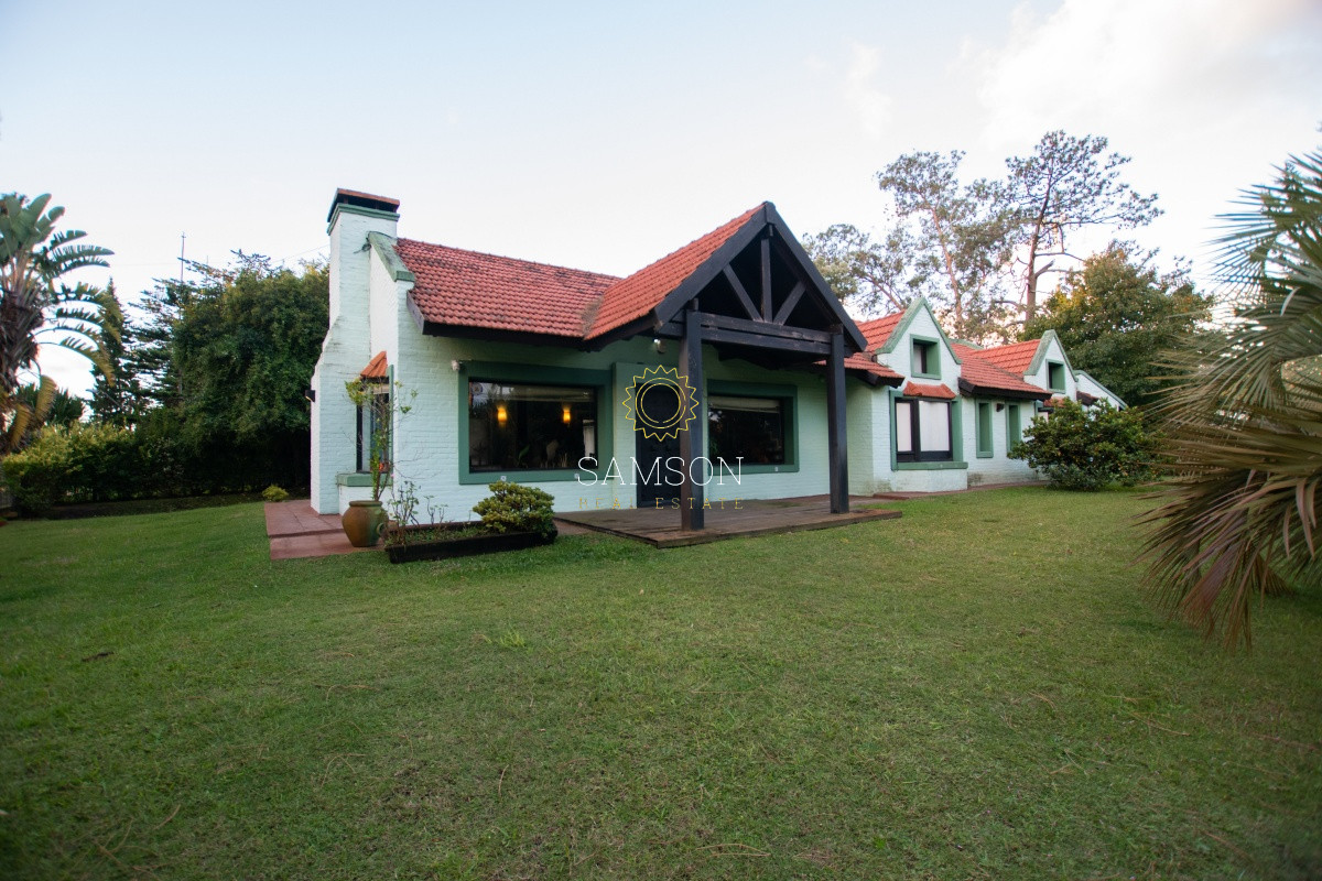 Casa ID.42 - Venta Casa de 4 dormitorios Lugano Punta del Este 