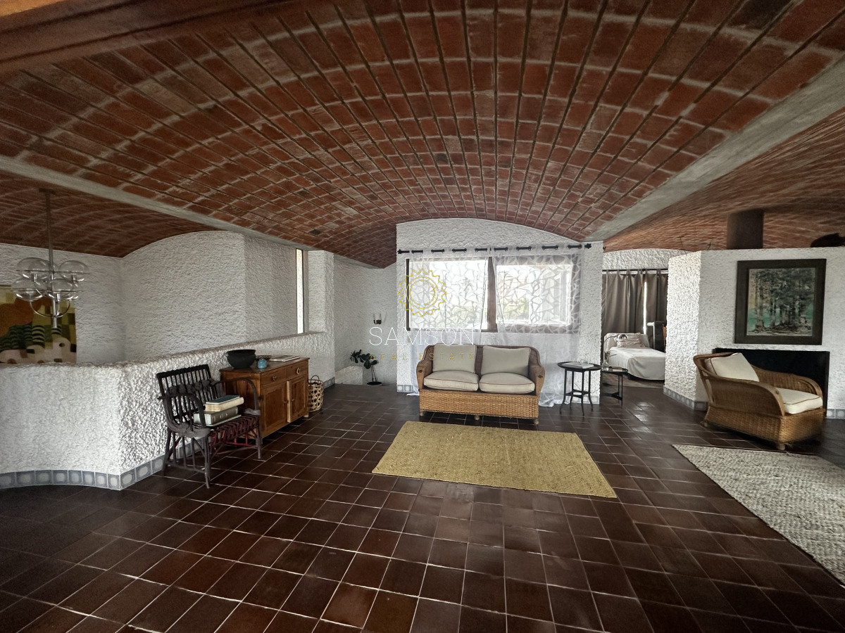 Casa ID.66907 - Casa de 4 dormitorios en venta Zona de Faro Peninsula Punta del Este