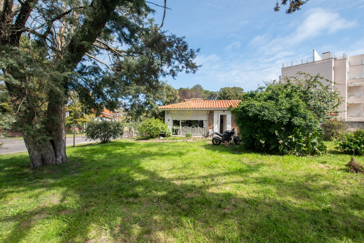 Casa ID.65628 - Vendo casa 2 dormitorios en esquina San Rafael, amplio terreno