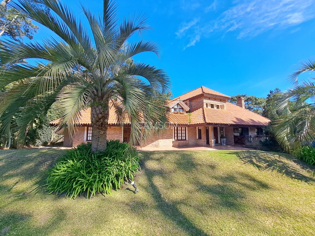 Casa ID.66981 -  Casa con piscina  en venta San Rafael Punta del Este 