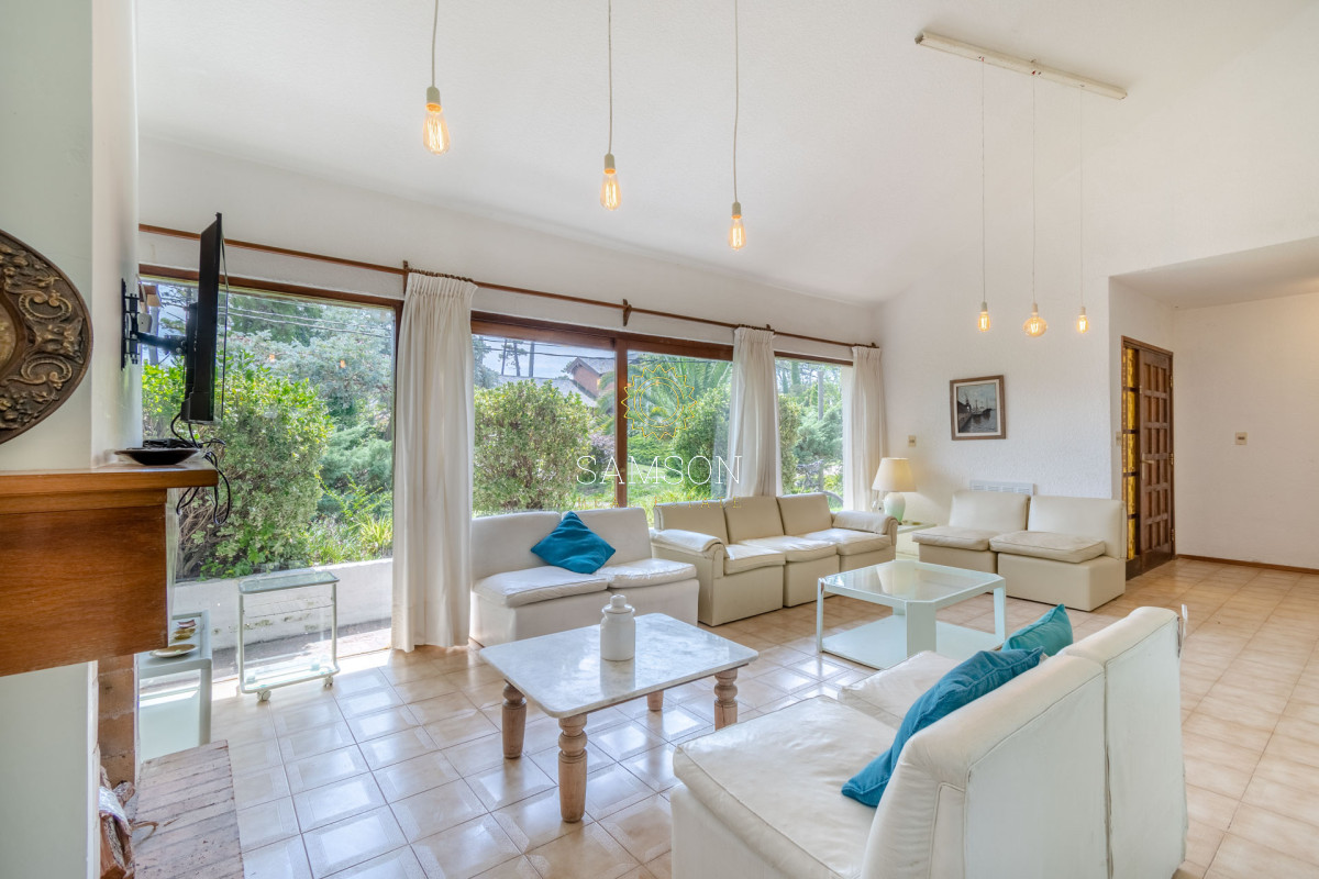 Casa ID.57851 - Oportunidad Casa de 4 dormitorios en venta - Barrio Lugano próximo al punta shopping y zona de colegios
