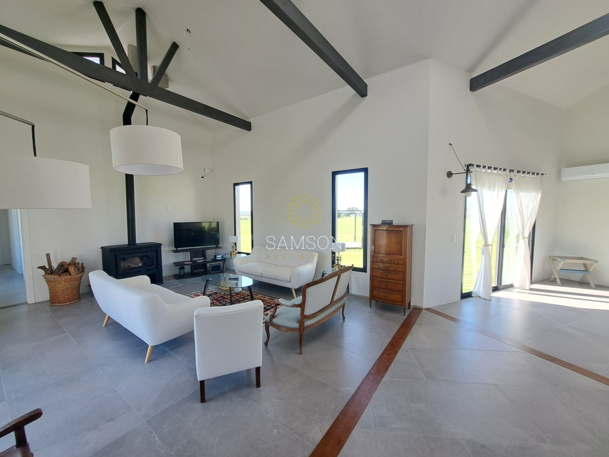 Casa ID.66994 - Casa en alquiler temporal 4 dormitorios en suites Barrio privado El Quijote La barra Punta del Este