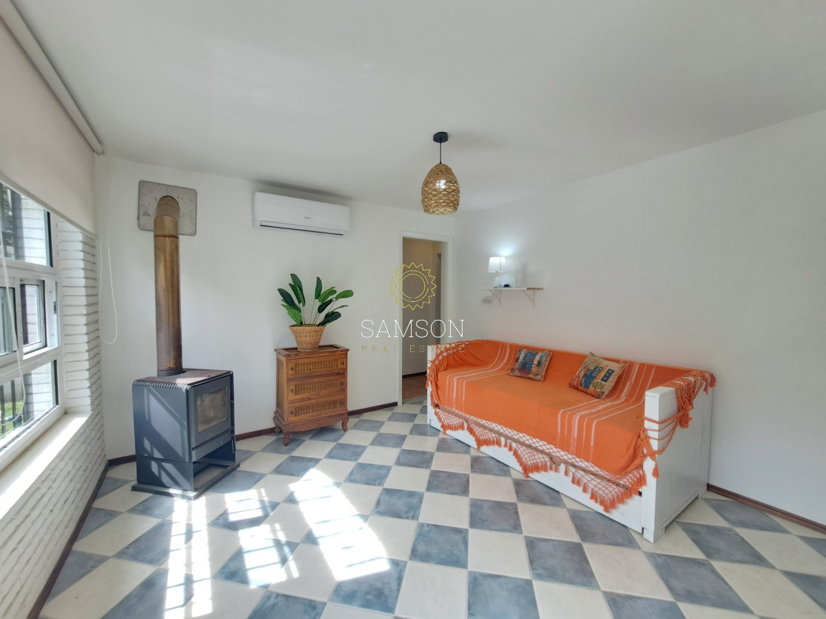 Casa ID.66788 - Casa con piscina en alquiler  4 dormitorios Playa Mansa - Punta del Este
