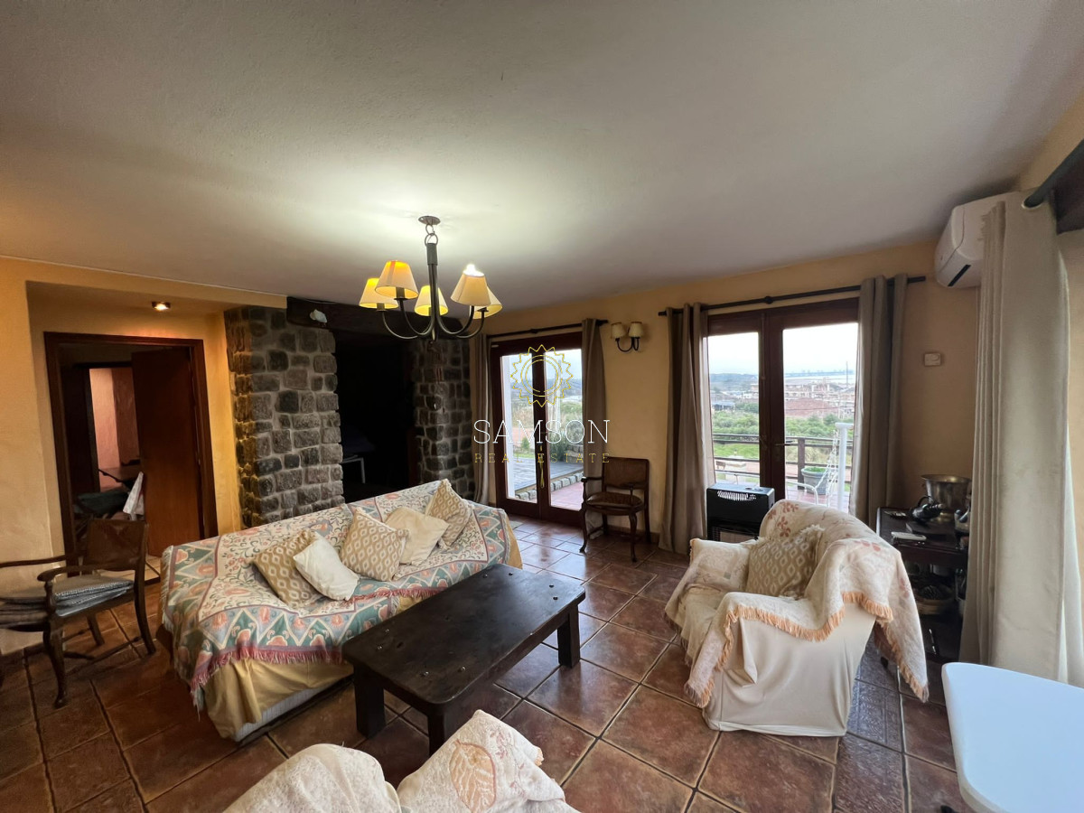 Casa ID.63847 - Casa de 4 dormitorios con vista al mar en venta Punta del Este 