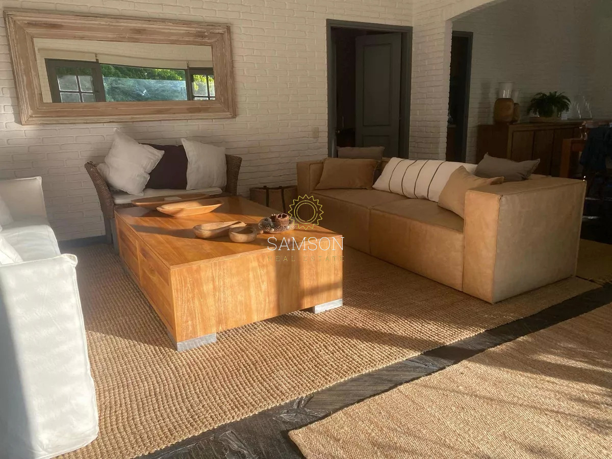 Casa ID.66816 - Casa en venta de 4 dormitorios barrio lugano San rafael Punta del Este