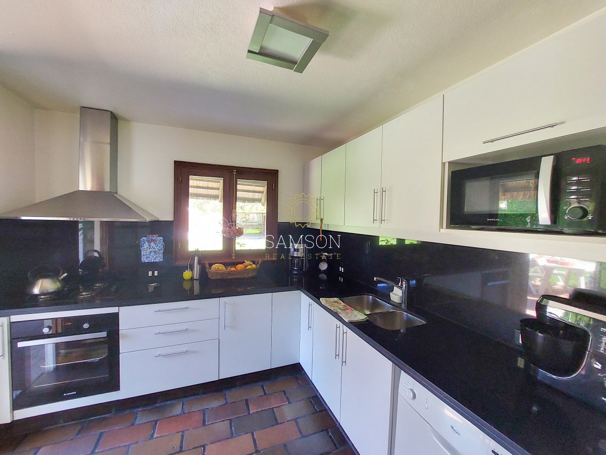 Casa ID.57995 - Venta Casa de 3 Dormitorios con Piscina Climatizada en Pinares, Punta del Este