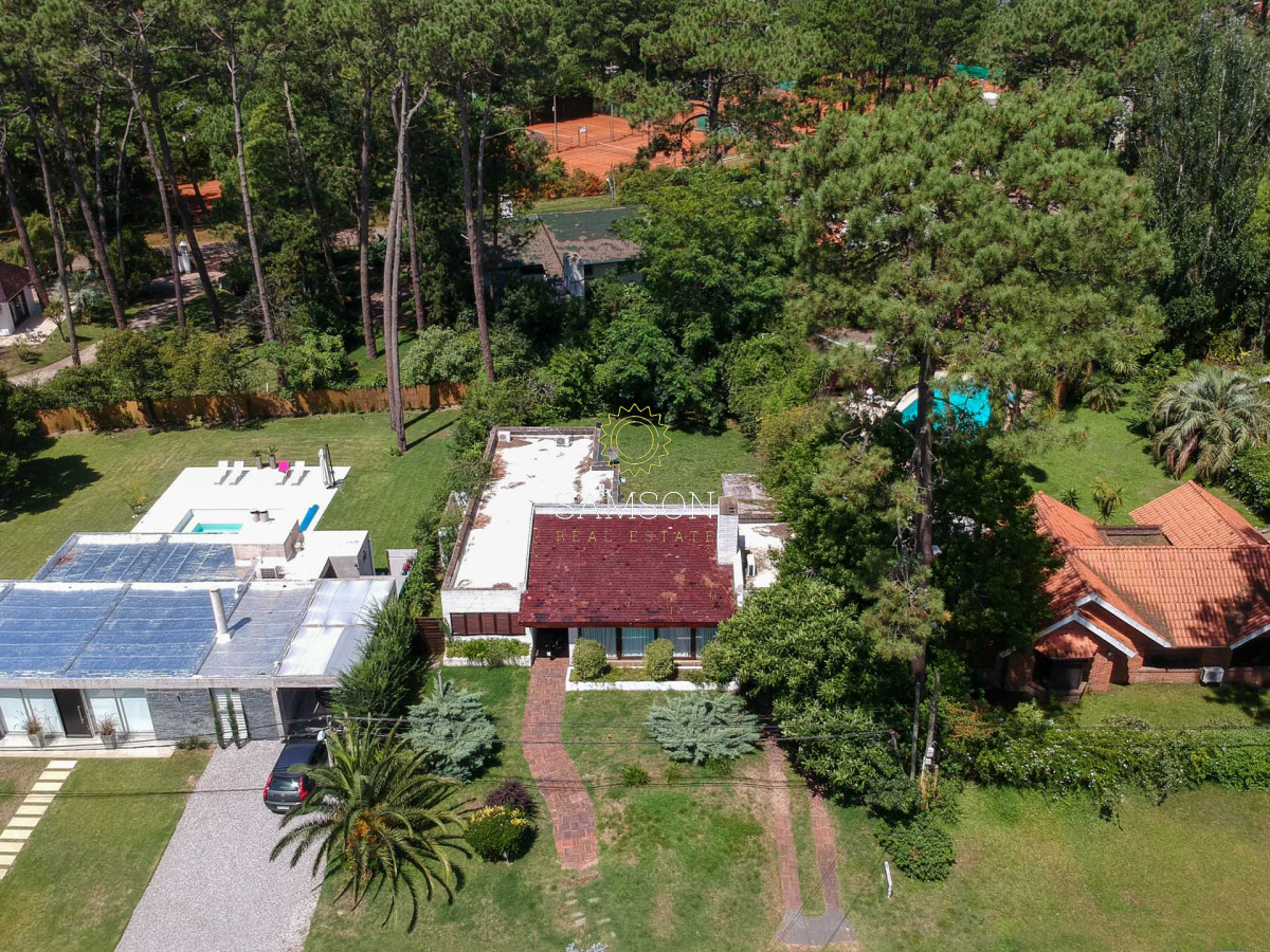 Casa ID.57851 - Oportunidad Casa de 4 dormitorios en venta - Barrio Lugano próximo al punta shopping y zona de colegios