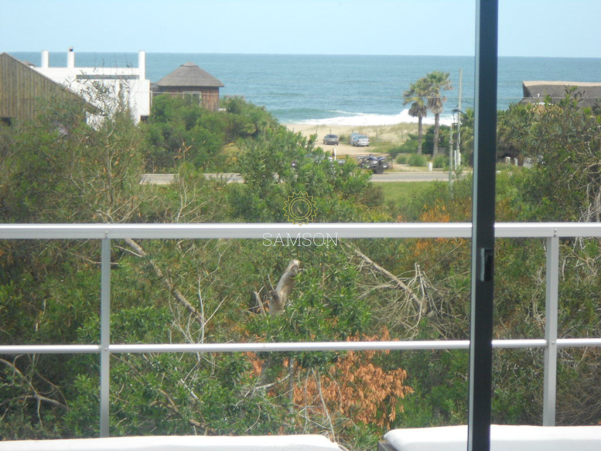Casa ID.61161 - MODERNA CASA EN VENTA DE 3 DORMITORIOS A METROS DEL MAR