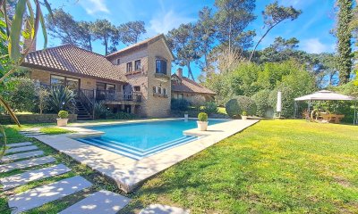 Casa con piscina  en venta San Rafael Punta del Este