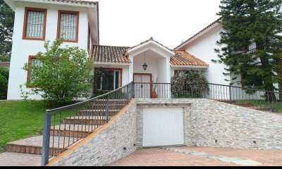 Casa en venta de 4 Dormitorios, proximo al mar, San Rafael, Punta del Este