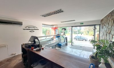 Venta casa 3 dormitorios mas deposito en zona en pleno crecimiento comercial.
