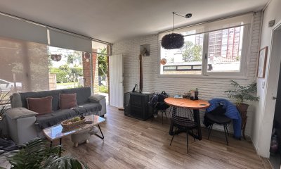 Casa de 3 dormitorios en PH a una cuadra del mar en Venta Playa Mansa Punta del Este