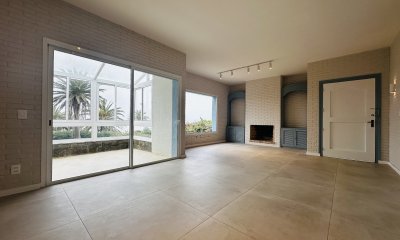Casa  de 4 dormitorios en Venta zona de faro peninsula Punta del Este