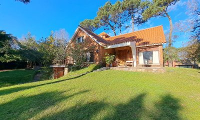 CASA EN VENTA 4 DORMITORIOS EN SAN RAFAEL, PUNTA DEL ESTE