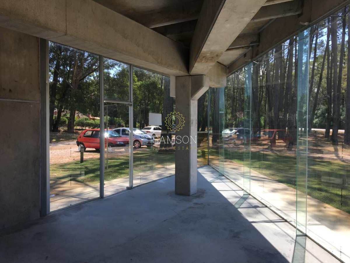 Local Comercial ID.64141 - En venta, locales comerciales en excelente punto, juntos o separados.