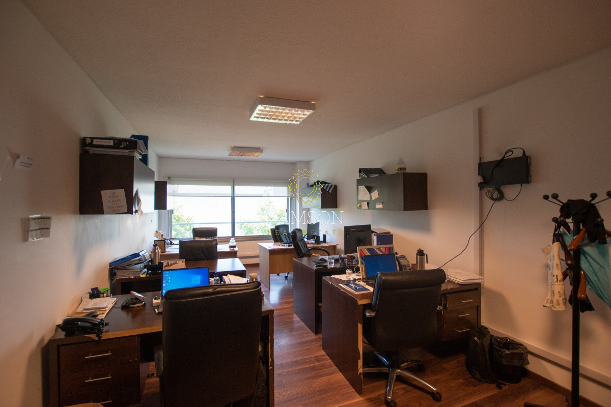 Local Comercial ID.65268 - Venta o Alquiler Oficina Torre De Los Profesionales Montevideo