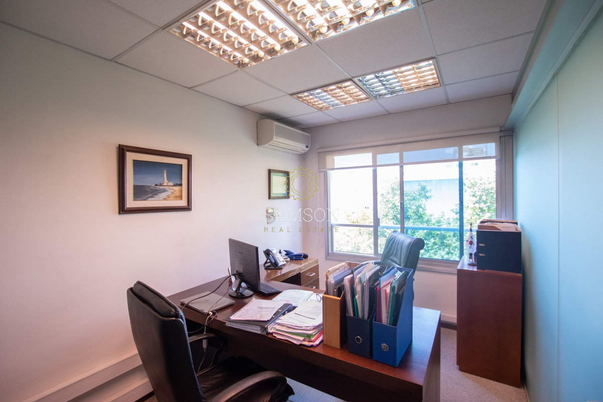 Local Comercial ID.65268 - Venta o Alquiler Oficina Torre De Los Profesionales Montevideo