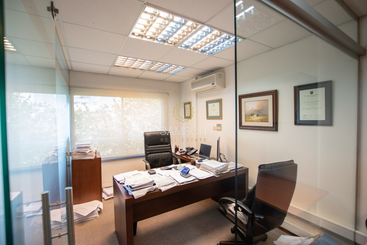 Local Comercial ID.65268 - Venta o Alquiler Oficina Torre De Los Profesionales Montevideo