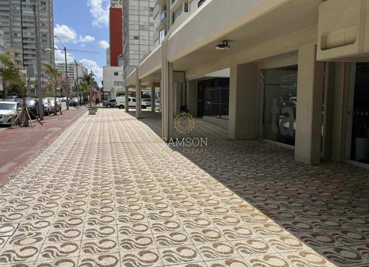 Local Comercial ID.66624 - ALQUILER LOCAL EN PENINSULA, PUNTA DEL ESTE 