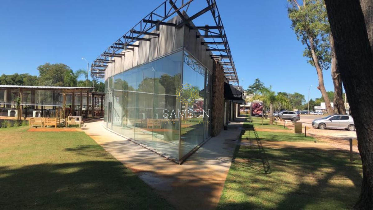 Local Comercial ID.64138 - Local en venta o alquiler anual.