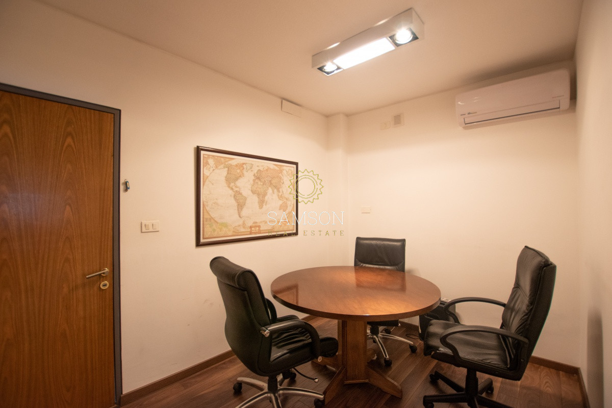 Local Comercial ID.65268 - Venta o Alquiler Oficina Torre De Los Profesionales Montevideo
