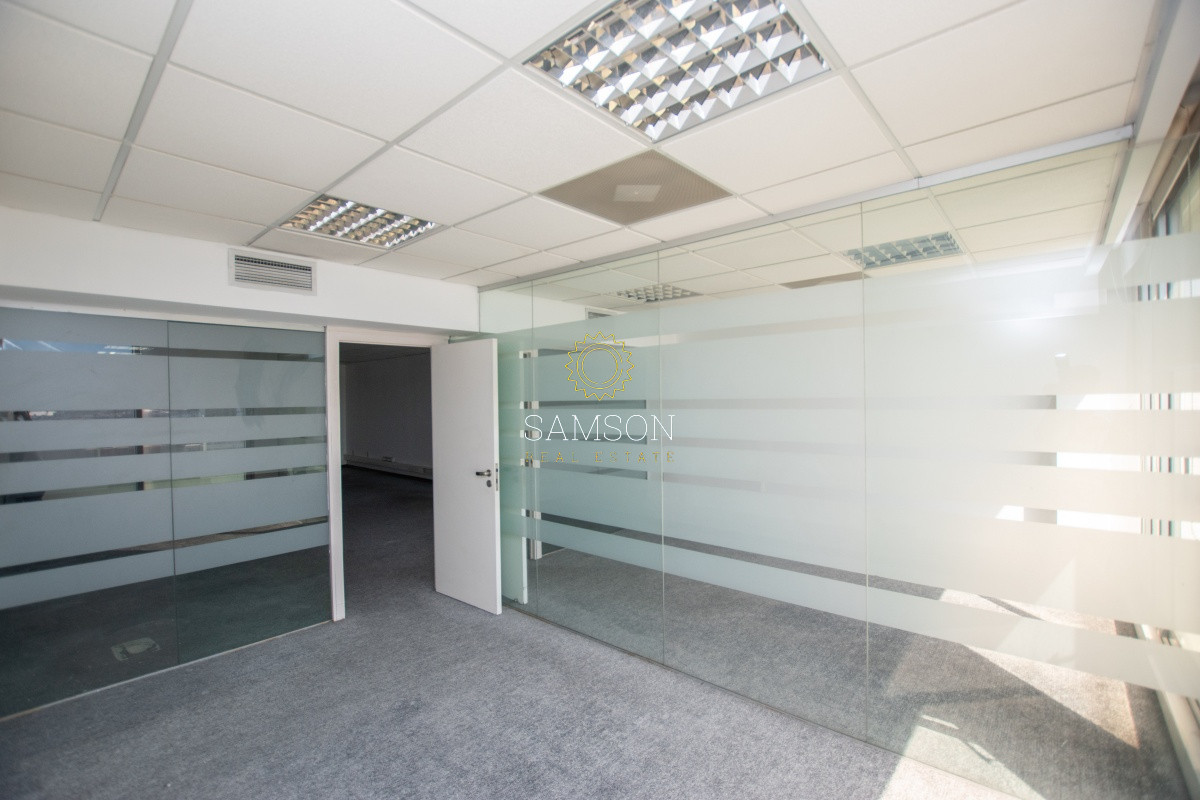 Local Comercial ID.65254 - Oficina en alquiler centro de Montevideo  