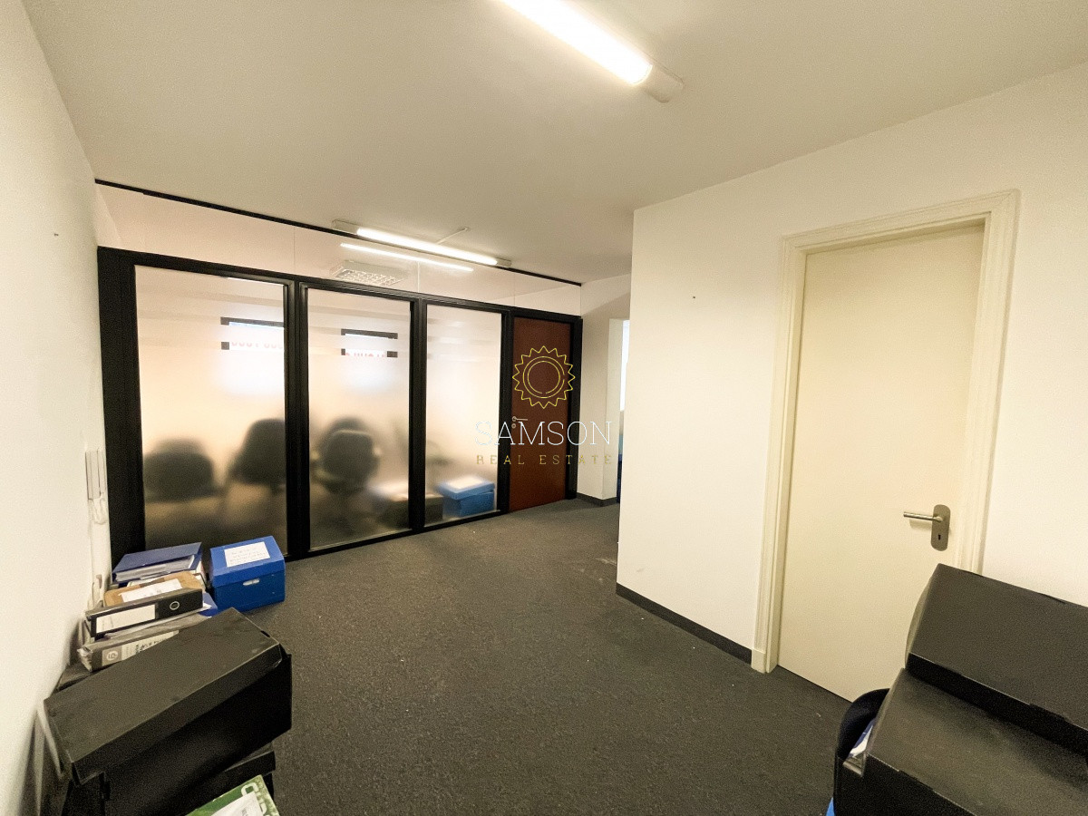 Local Comercial ID.65094 - Oficina en alquiler  Plaza Independencia 