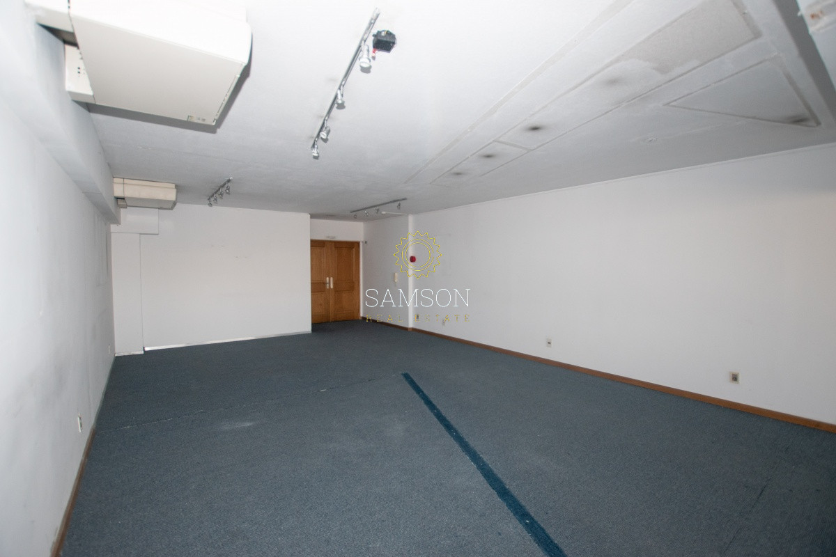 Local Comercial ID.65107 - Oficina en alquiler centro de Montevideo  