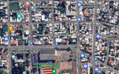 Venta terreno de 1200 apto para planta baja y 9 pisos en Maldonado