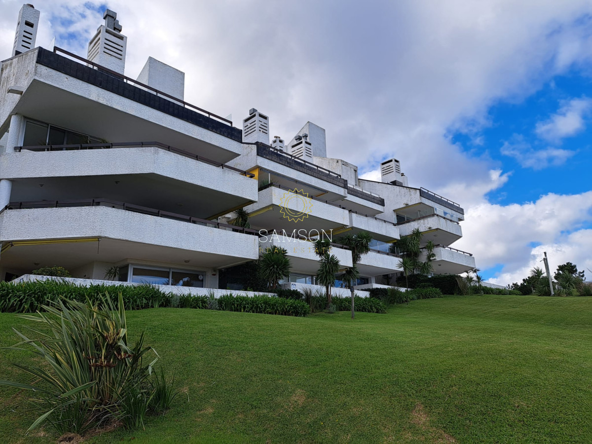 Apartamento ID.66826 - Apartamento en primera linea del mar en venta Pinares del Este Punta del Este.